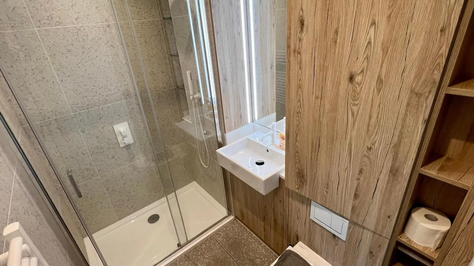 Whitechapel Superior Apartment London 0*,