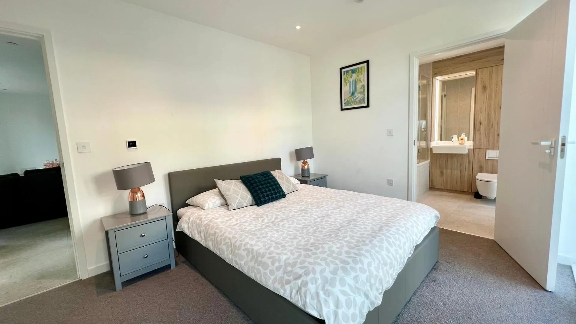 Whitechapel Superior Apartment London