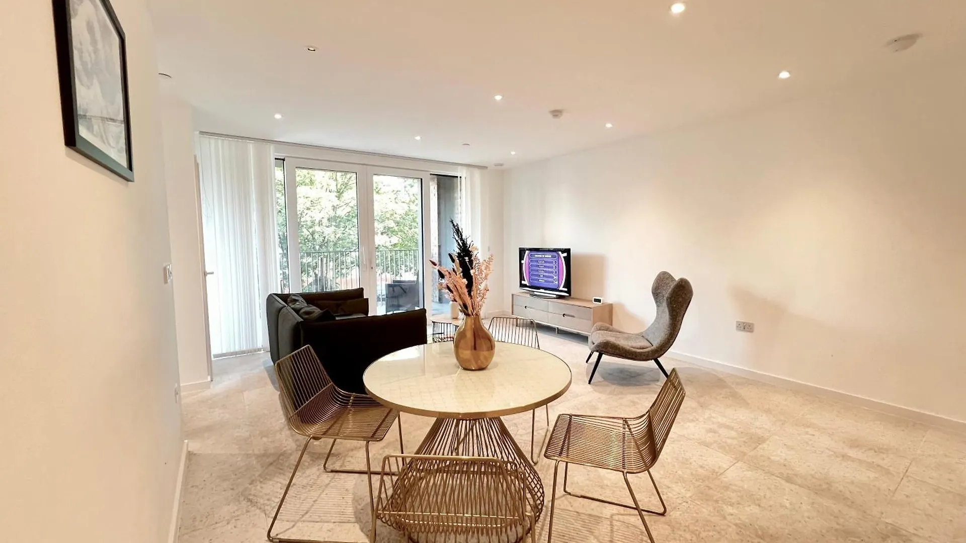 Whitechapel Superior Apartment London