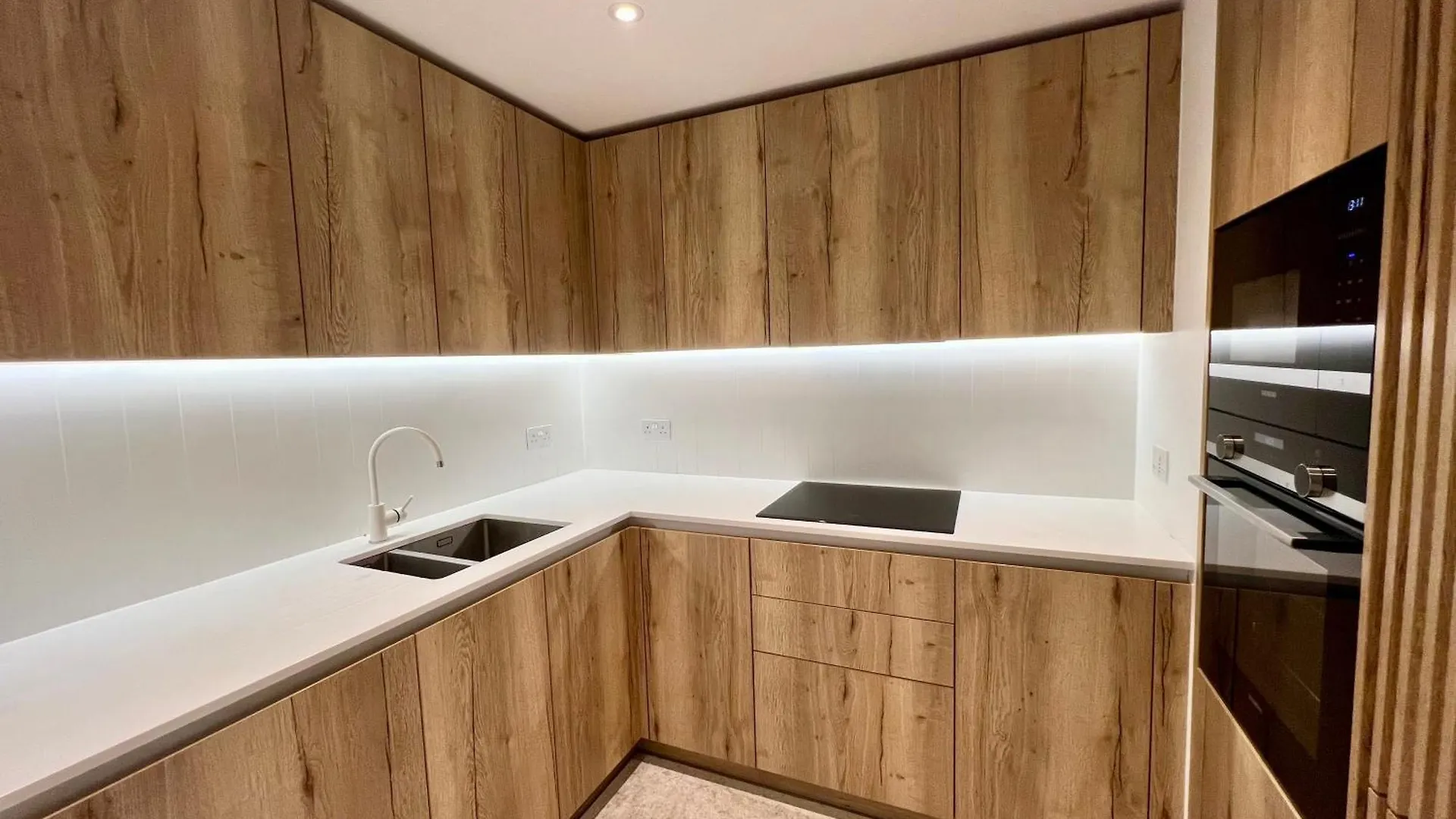 Whitechapel Superior Apartment London