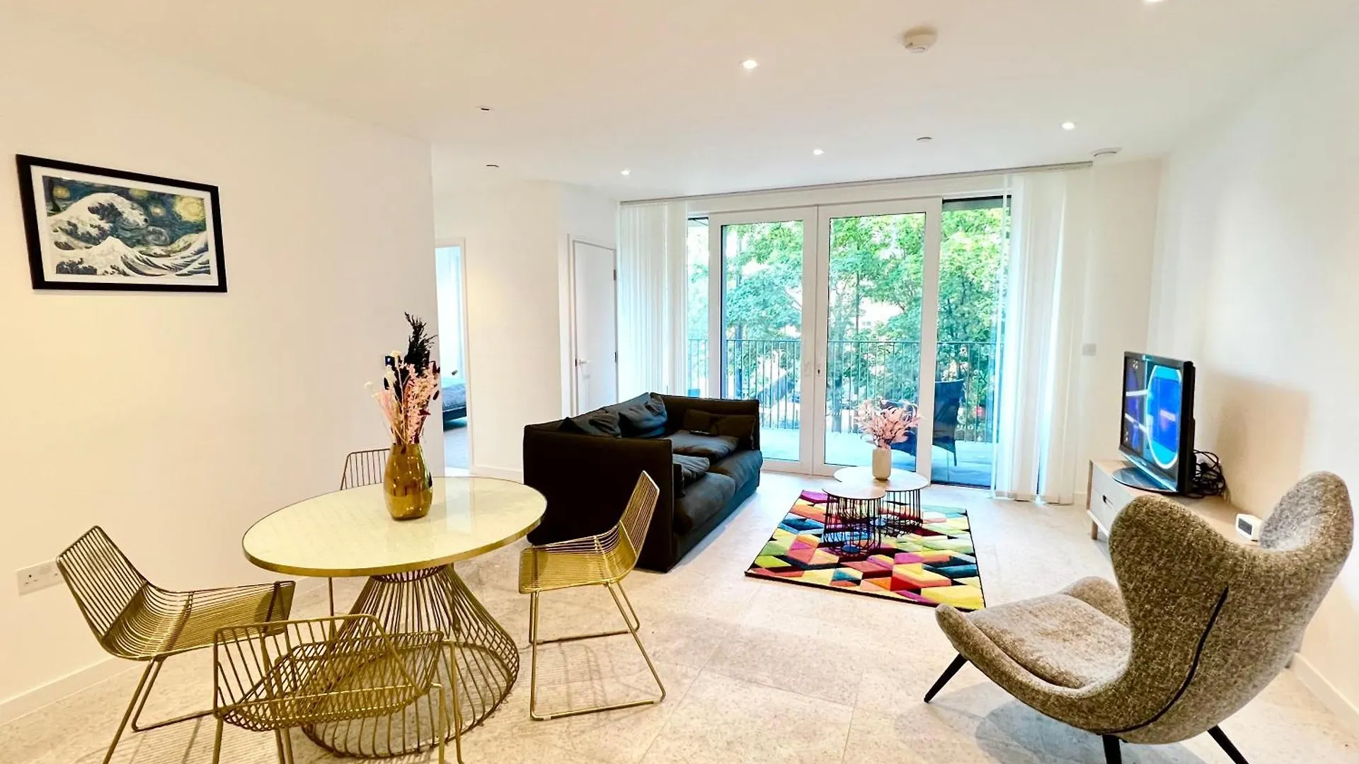 Whitechapel Superior Apartment London