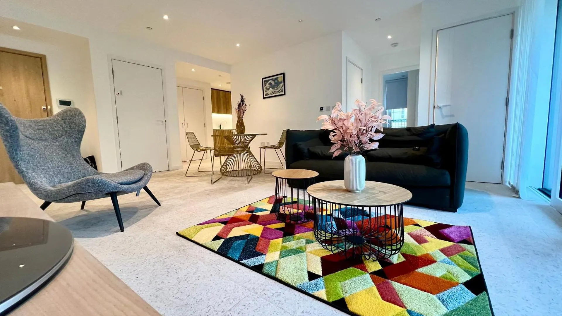 Whitechapel Superior Apartment London